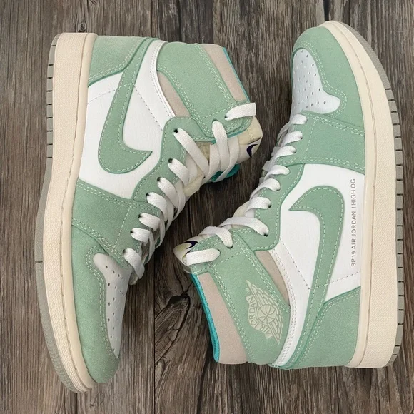 Rare Nike Air Jordan 1 Retro High OG “Turbo Green” Size 7 Men/8.5 Women - Picture 10 of 16